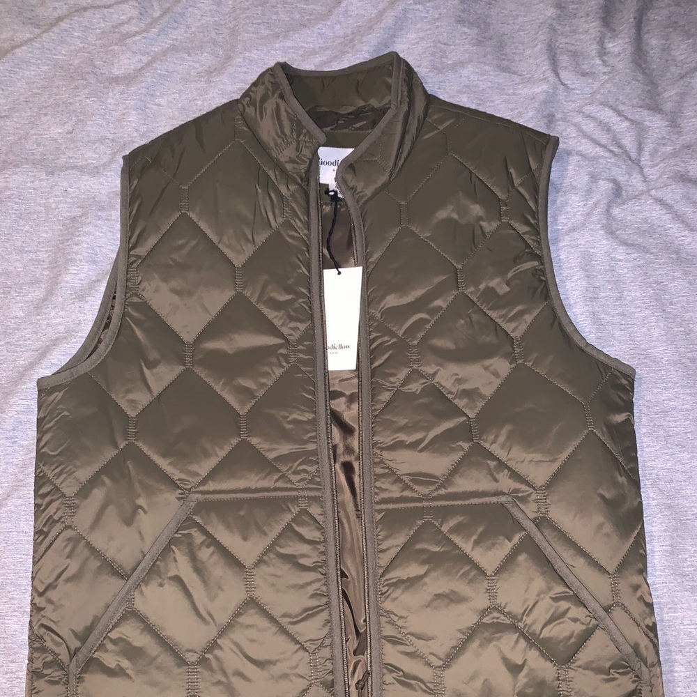 Size M Men’s Puffer Vest